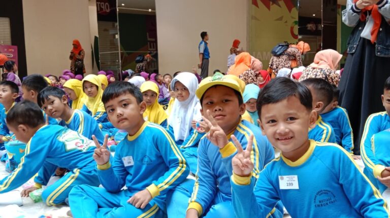 Anak Mandiri dan Kreatif