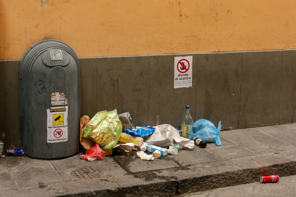 disiplin membuang sampah