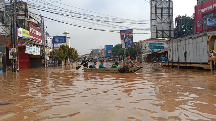 homeu1796175public_htmlwp-contentuploads202512penampakan-genangan-banjir-yang-memutuskan-jalan-raya-dayeuhkolot-kabupaten-bandung_169.jpeg