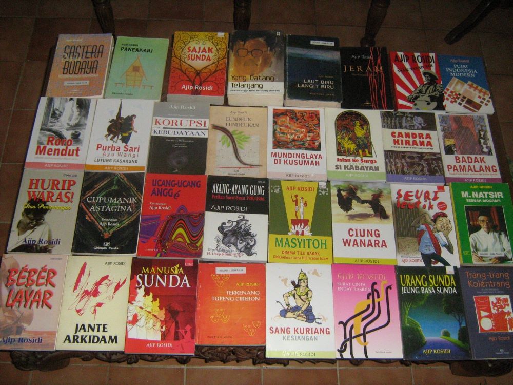 mencari buku lawas