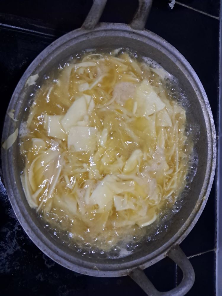mengolah rebung