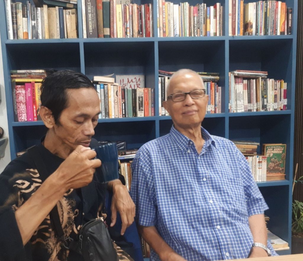 rak buku